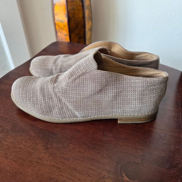 Franco Sarto Womens Size 8M Beige Leather Slip-On Loafers With Textured Design - Picture 2 of 11